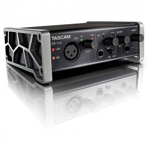 Tascam US-1x2  USB аудио/MIDI интерфейс (2 входа, 2 выхода)  Ultra-HDDA mic-preamp  24bit/96kHz